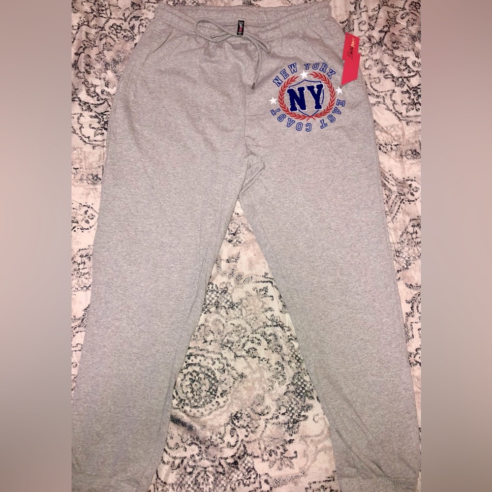 Women’s sweatpants